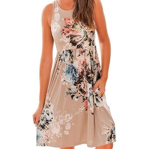 SOLD - POCKETS!! Racerback floral dress